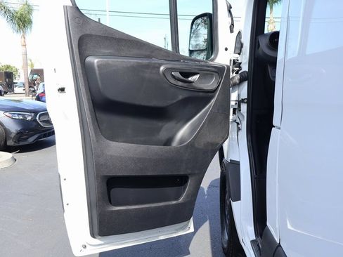 Used 2023 Mercedes-Benz Sprinter 2500 image 11