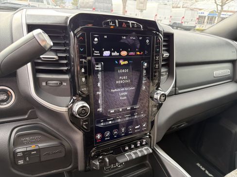 Used 2021 RAM 2500 Big Horn w/ Level 2 Equipment Group image 25