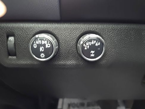 Used 2018 Chevrolet Colorado Z71 image 14