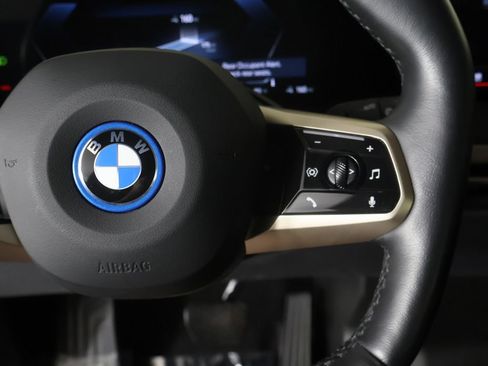 Used 2024 BMW iX xDrive50 AWD/4WD image 39