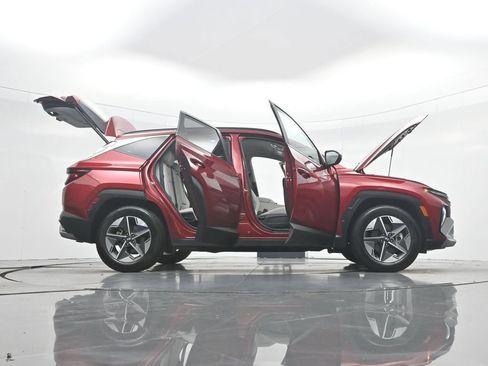 Used 2025 Hyundai Tucson SEL FWD image 50