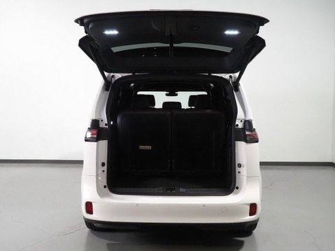Used 2025 Volkswagen ID. Buzz Pro S image 43