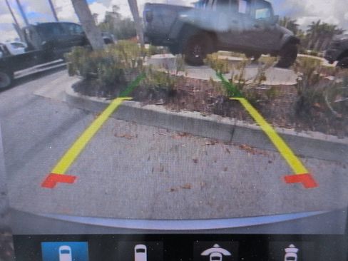 Used 2019 Chrysler Pacifica Touring-L Plus w/ Advanced Safetytec Group FWD image 21