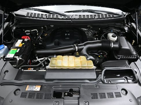 Used 2020 Lincoln Navigator Reserve w/ Equipment Group 208A Reserve image 8