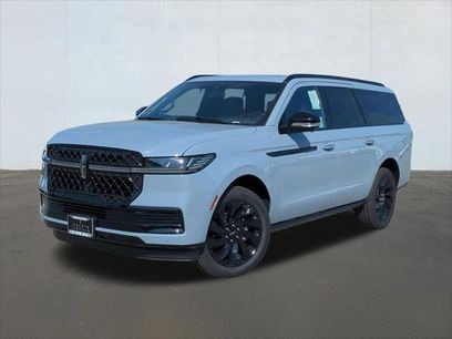 New 2026 Lincoln Navigator L Reserve w/ Jet Appearance Package