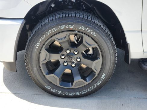 New 2026 RAM 1500 Express AWD/4WD image 11