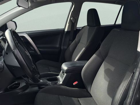 Used 2018 Toyota RAV4 XLE image 20