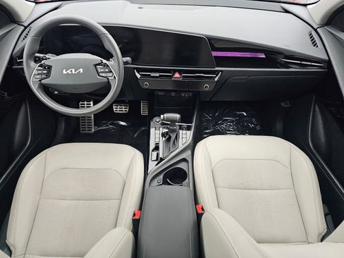 Used 2024 Kia Niro EX Touring image 23