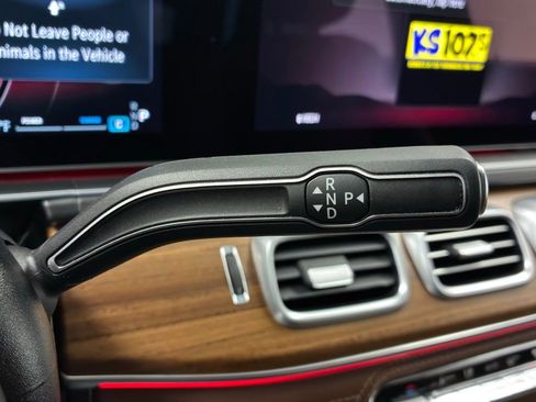 Used 2024 Mercedes-Benz GLE 450 4MATIC image 32