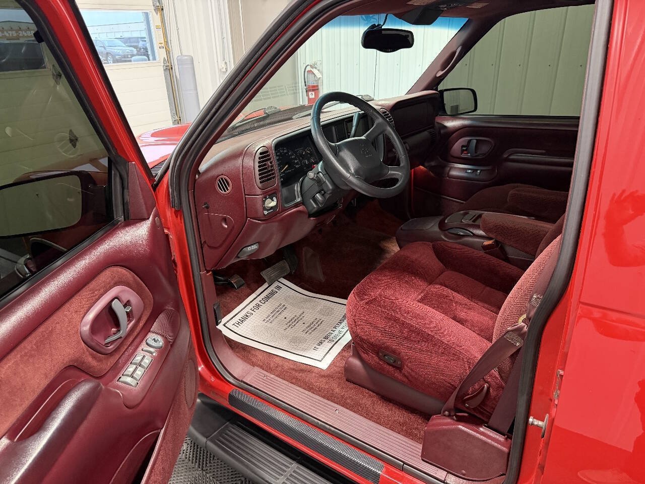 Used 1998 Chevrolet Tahoe 2WD image 8