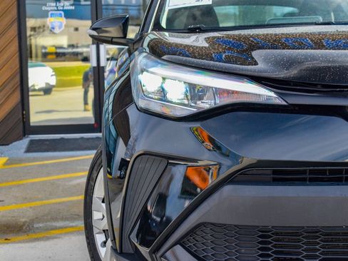 Used 2021 Toyota C-HR LE image 6