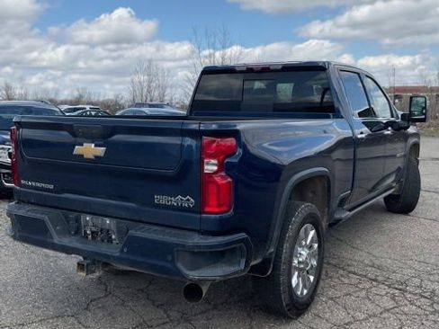 Used 2023 Chevrolet Silverado 2500 High Country w/ Z71 Off-Road Package image 3