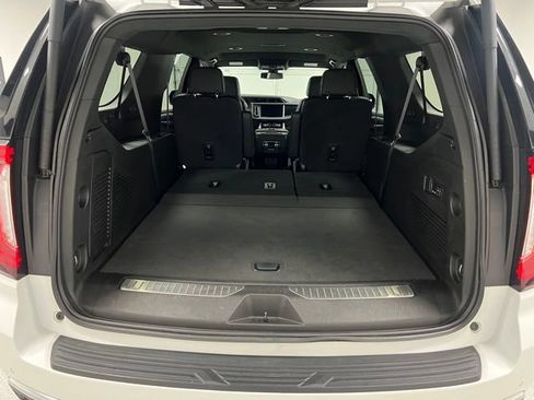 Used 2022 GMC Yukon XL Denali AWD/4WD image 45