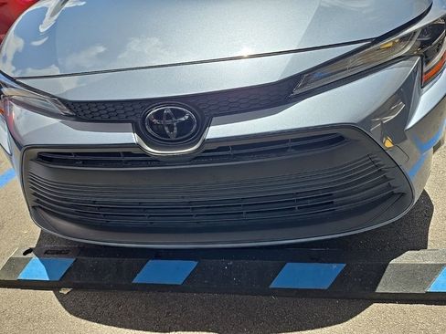 Used 2023 Toyota Corolla LE image 4