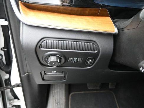 Used 2024 Jeep Grand Wagoneer L Series III image 36