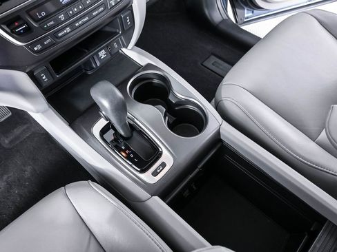 Used 2017 Honda Pilot EX-L image 16