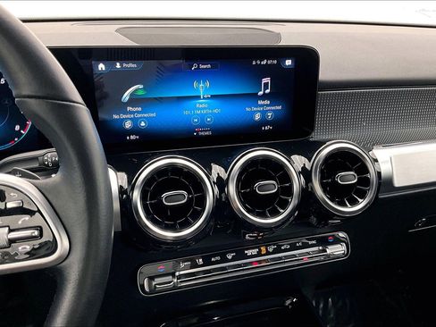 Certified 2022 Mercedes-Benz GLB 250 image 5