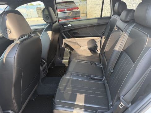 Used 2022 Volkswagen Tiguan SE R-Line AWD/4WD image 26