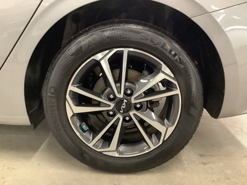 Certified 2024 Kia Forte LXS FWD image 26
