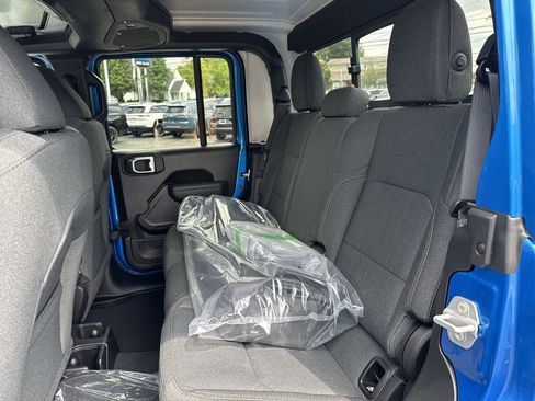 New 2026 Jeep Gladiator Sport AWD/4WD image 19