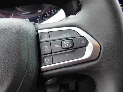 Used 2023 Jeep Compass Limited image 22