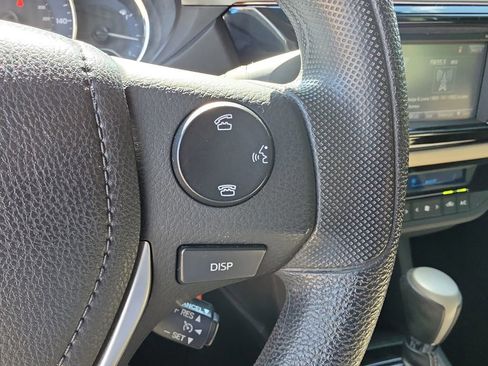Used 2016 Toyota Corolla LE FWD image 18