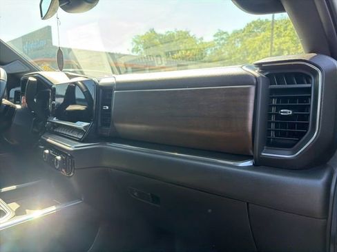 Used 2024 Chevrolet Silverado 2500 High Country w/ LPO, Dark Essentials Package AWD/4WD image 9