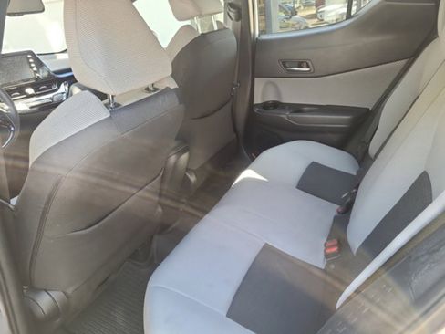 Used 2019 Toyota C-HR XLE FWD image 30