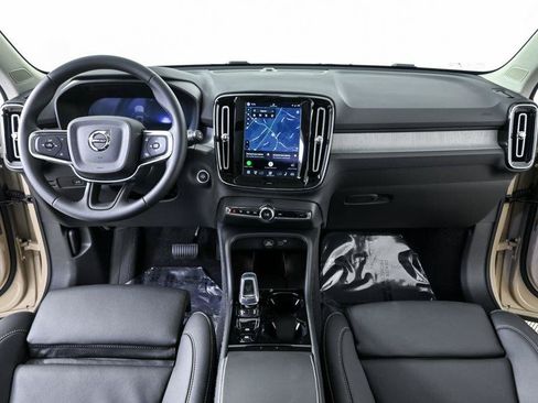 Used 2026 Volvo XC40 B4 Plus w/ Protection Package Premier FWD image 19