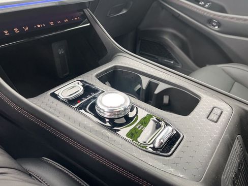 Used 2025 Jeep Wagoneer S Limited image 20