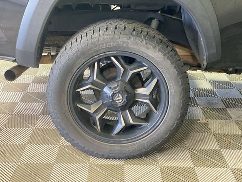 Used 2018 Toyota Tacoma TRD Off-Road image 18