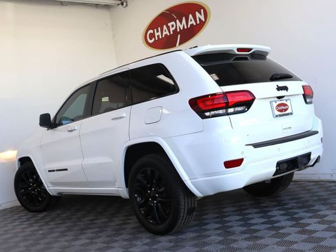 Used 2021 Jeep Grand Cherokee Laredo X RWD image 4