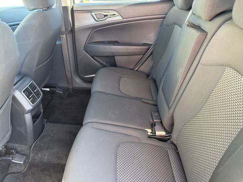 Used 2024 Kia Sportage LX image 25