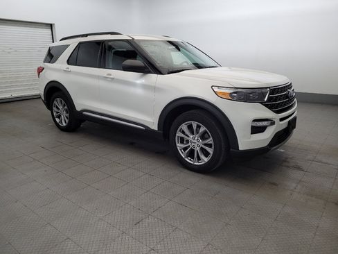 Used 2022 Ford Explorer XLT w/ Equipment Group 202A AWD/4WD image 11