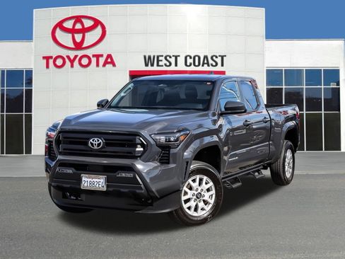Used 2025 Toyota Tacoma SR5 AWD/4WD image 1