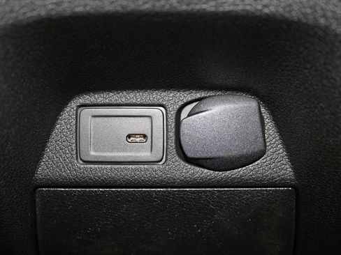 Used 2025 Mercedes-Benz Sprinter 2500 image 19