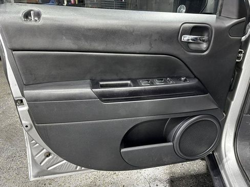Used 2016 Jeep Patriot Sport w/ Power Value Group AWD/4WD image 11