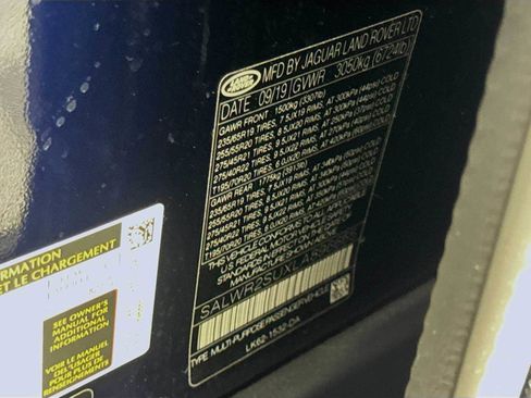 Used 2020 Land Rover Range Rover Sport HSE image 32