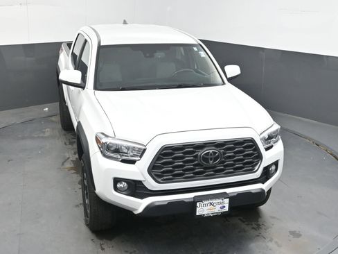 Used 2022 Toyota Tacoma TRD Off-Road w/ Technology Package AWD/4WD image 26