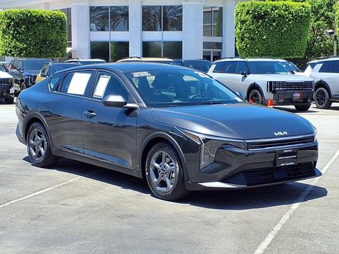 Certified 2025 Kia K4 FWD image 7
