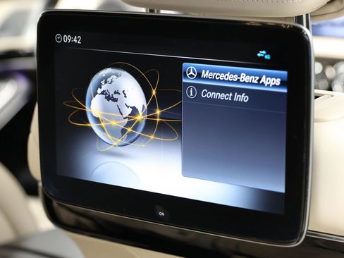 Used 2018 Mercedes-Benz Maybach S 560 4MATIC image 76