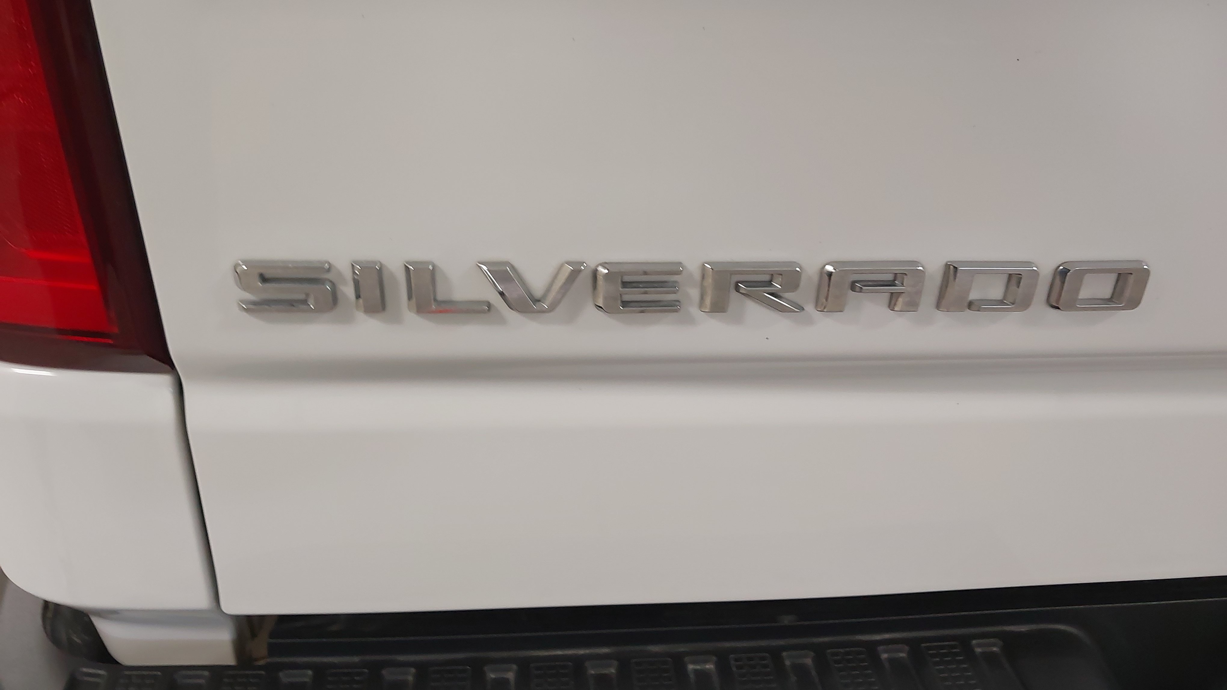 Used 2025 Chevrolet Silverado 1500 LTZ w/ LTZ Premium Package AWD/4WD image 32