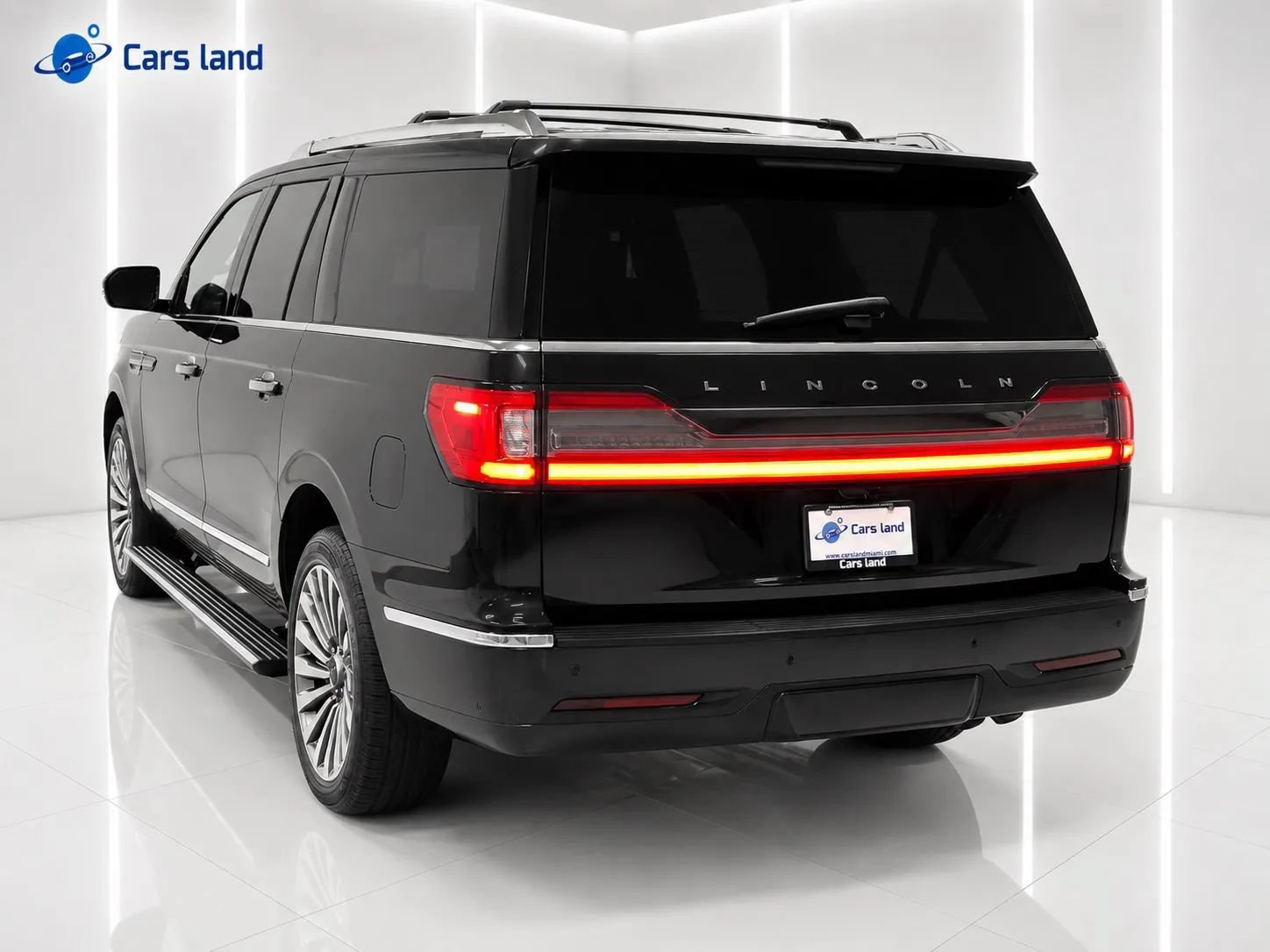 Used 2019 Lincoln Navigator L Reserve w/ Cargo Package AWD/4WD image 5