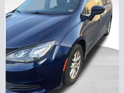 Used 2018 Chrysler Pacifica LX
