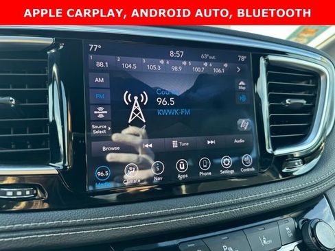 Used 2020 Chrysler Pacifica Limited w/ Advanced Safetytec Group FWD image 5