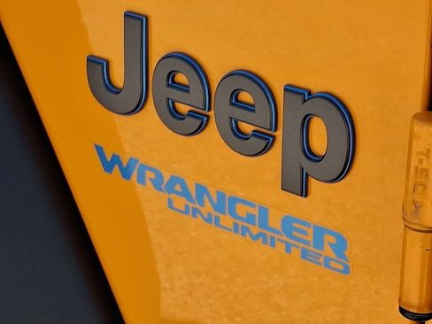 Used 2021 Jeep Wrangler Unlimited Rubicon 4xe w/ Dual Top Group AWD/4WD image 31
