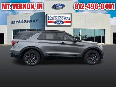 Used 2025 Ford Explorer ST-Line w/ ST-Line Street Pack AWD/4WD image 6