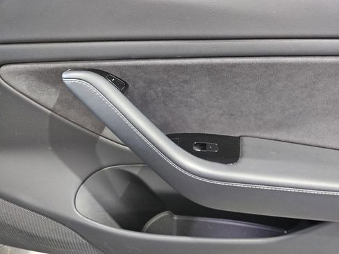 Used 2018 Tesla Model 3 RWD image 6
