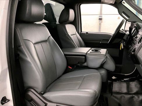 Used 2015 Ford F550 4x4 Regular Cab Super Duty image 7