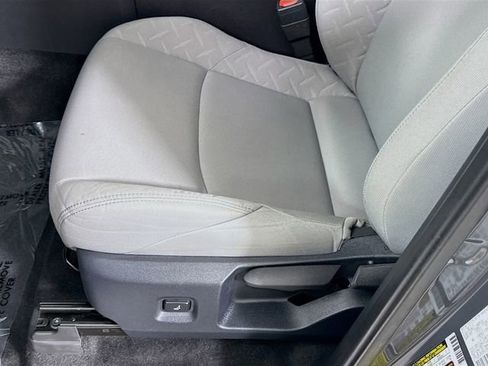 Certified 2025 Toyota Tacoma SR5 AWD/4WD image 18